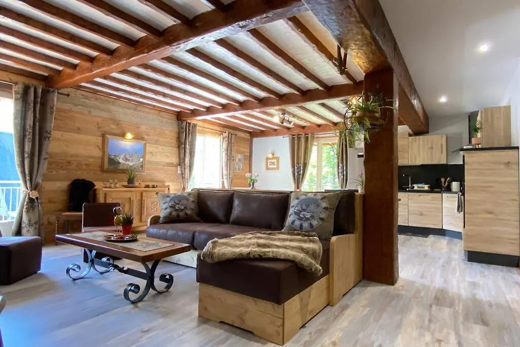Appartement Vaste T4 115m2. Balcon. Vue. Suite. Jardin et jeux Cauterets