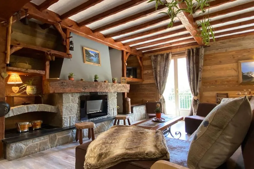 Appartement Vaste T4 115m2. Balcon. Vue. Suite. Jardin et jeux Cauterets France