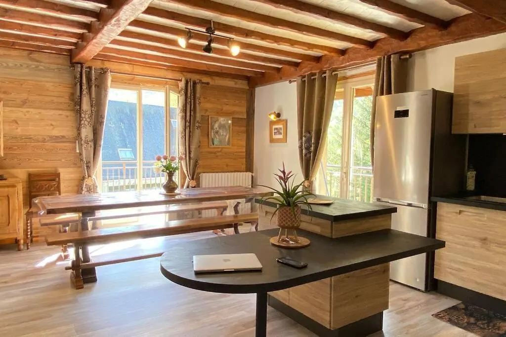 Vaste T4 115m2. Balcon. Vue. Suite. Jardin et jeux Cauterets 0*,  France